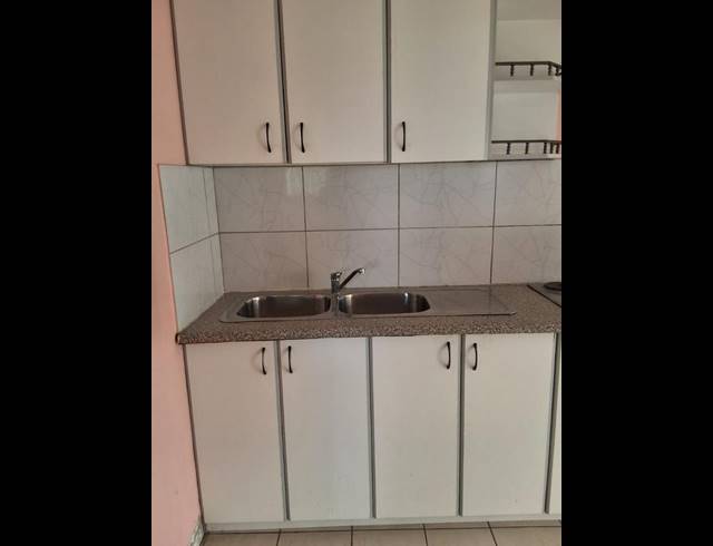 2 BEDROOM PROPERTY TO RENT IN ESCOMBE